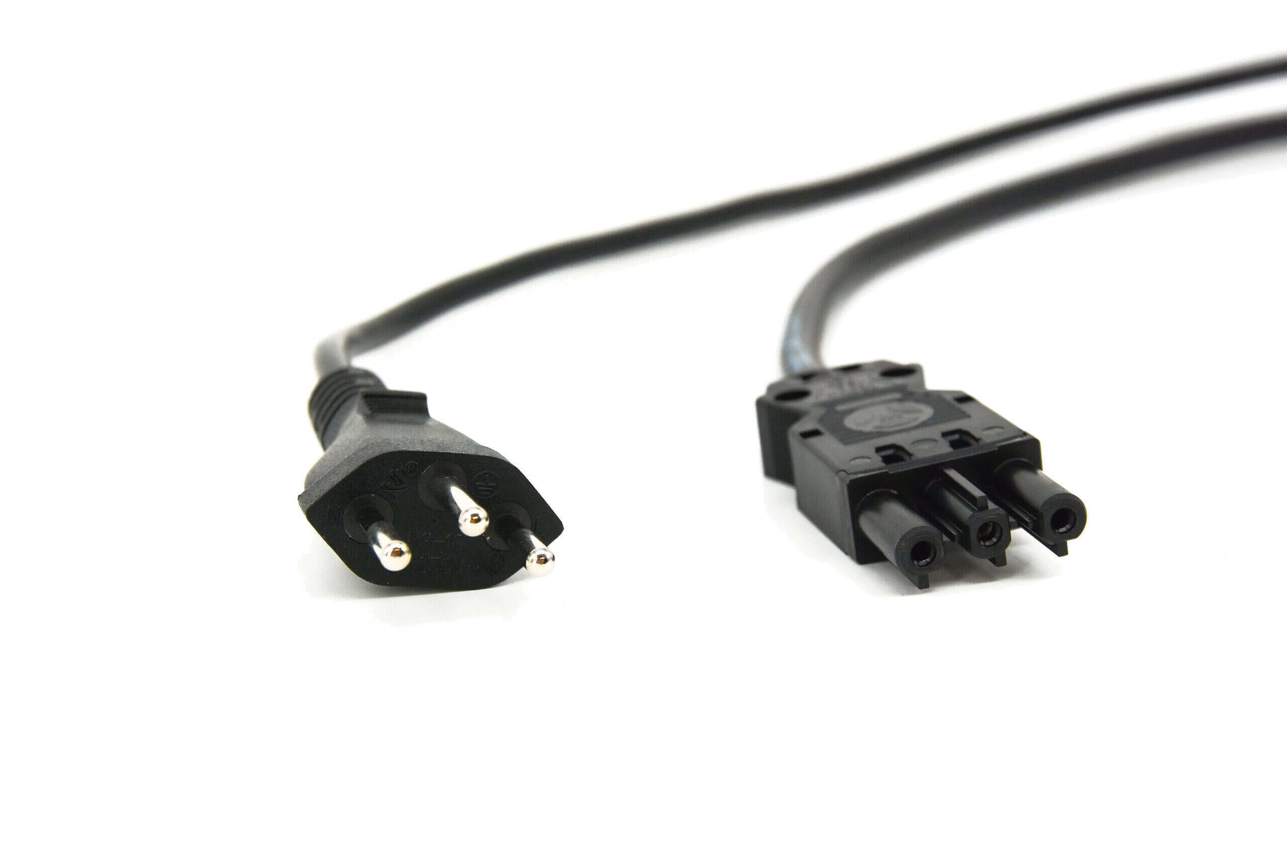 Stromkabel zu USB Ladegerät